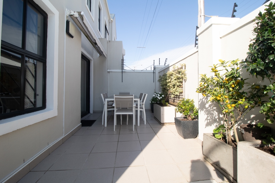 To Let 3 Bedroom Property for Rent in Claremont Upper Western Cape